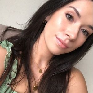 Meet your Posher, Lia